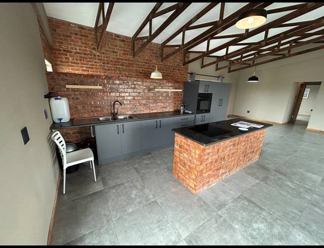 3 BEDROOM HOUSE FOR SALE IN PARADISE BEACH
